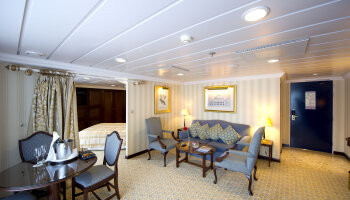 1549560685.369_c816_P&O Cruises Adonia Accommodation Penthouse Suite 2.jpg